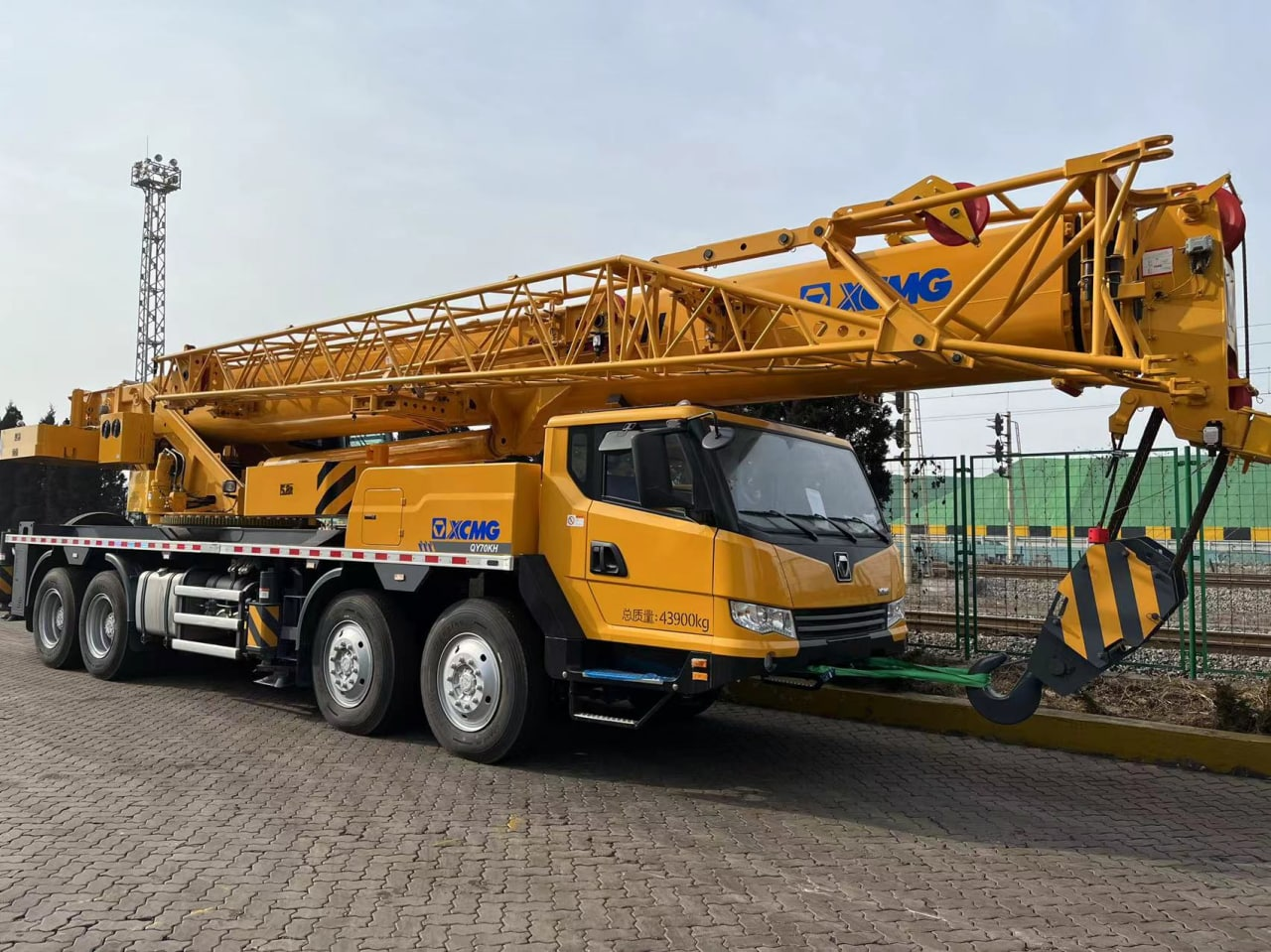 Customer order XCMG Truck Crane QY70KH