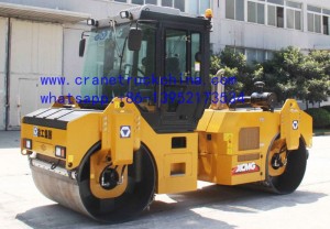 XCMG double drum road roller XD82